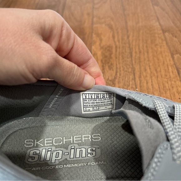 Skechers On The Go Walking Shoes Slip-Ins Hands Free Women’s Size 9 Gray - Picture 11 of 11
